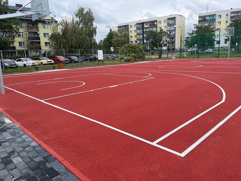 Zakończono modernizację boiska do koszykówki w Rudzie Śląskiej