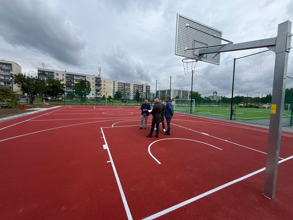 Zakończono modernizację boiska do koszykówki w Rudzie Śląskiej