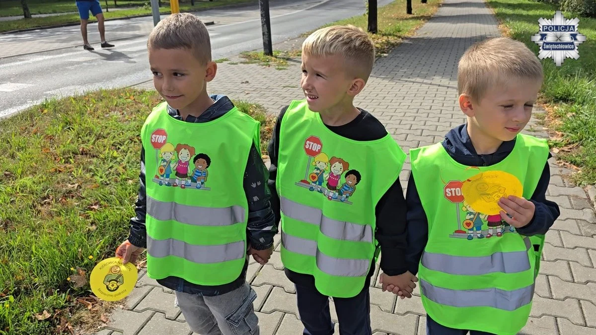„Jesteś kierowcą na medal” – dzieci i policjanci przypomnieli o bezpieczeństwie