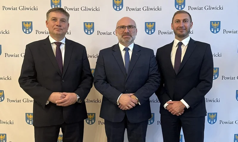 Nowe władze powiatu. Pyskowiczanin dalej w zarządzie