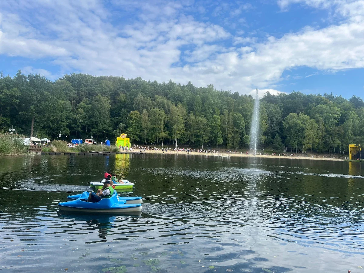 Festiwal Sportowy Uczniów w Wodzisławiu – zabawa i rywalizacja nad Balatonem