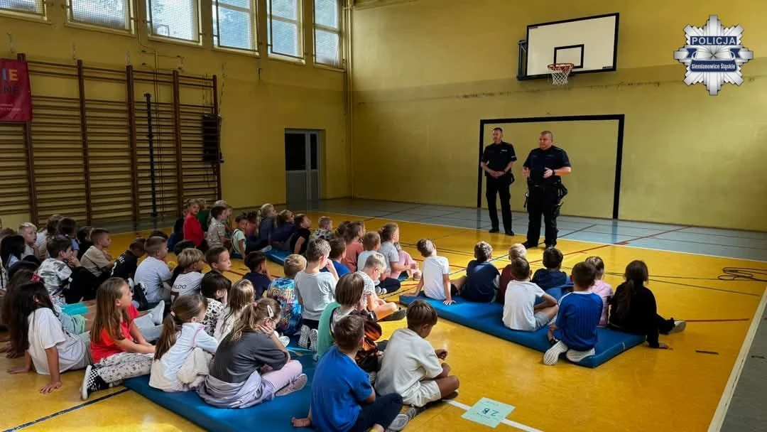 "Bezpieczna Droga do Szkoły" – Policjanci dbają o bezpieczeństwo dzieci w Siemianowicach