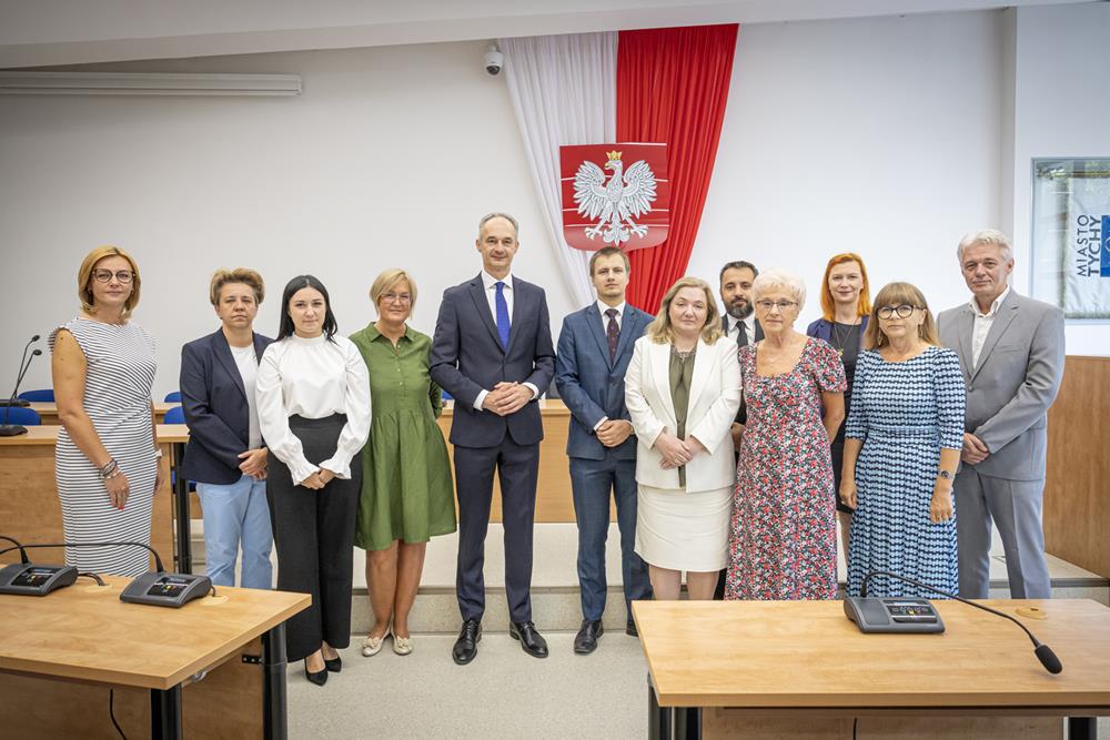 Prezydent Tychów wręczył akty powierzenia funkcji dyrektorów w placówkach oświatowych