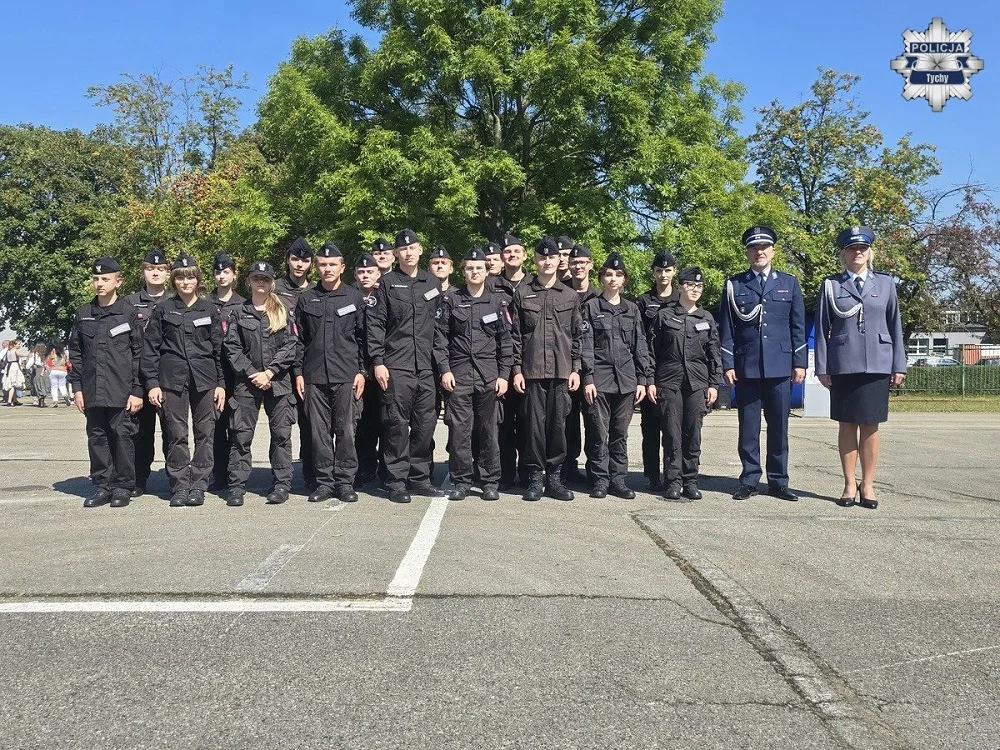 Mundurowe klasy w Tychach: Rok szkolny 2025/2026 rozpoczęty z wielką pompą!