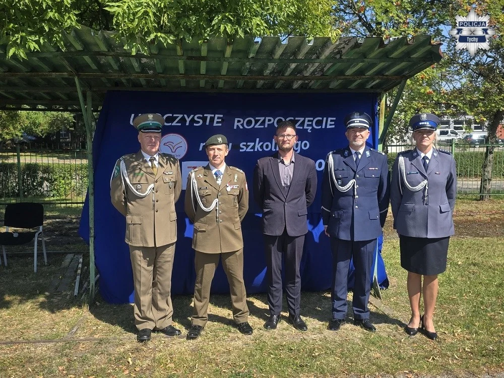 Mundurowe klasy w Tychach: Rok szkolny 2025/2026 rozpoczęty z wielką pompą!