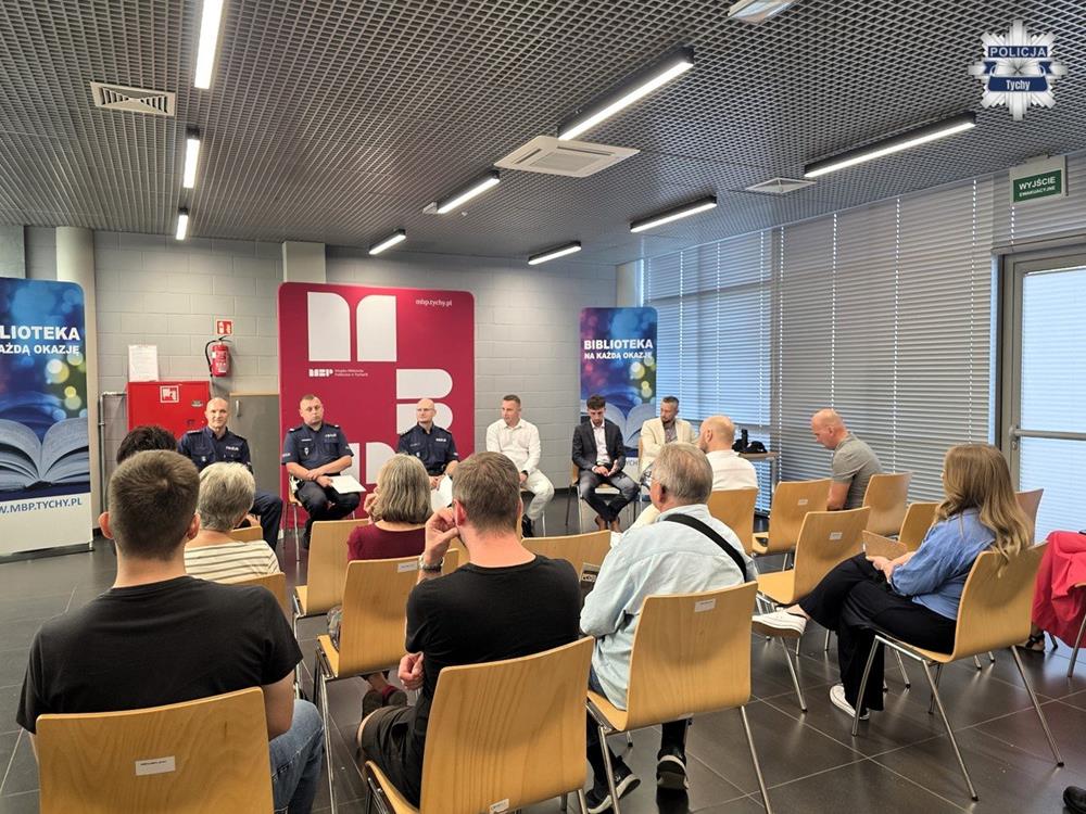 Debata o bezpieczeństwie w bibliotece / fot. KMP Tychy