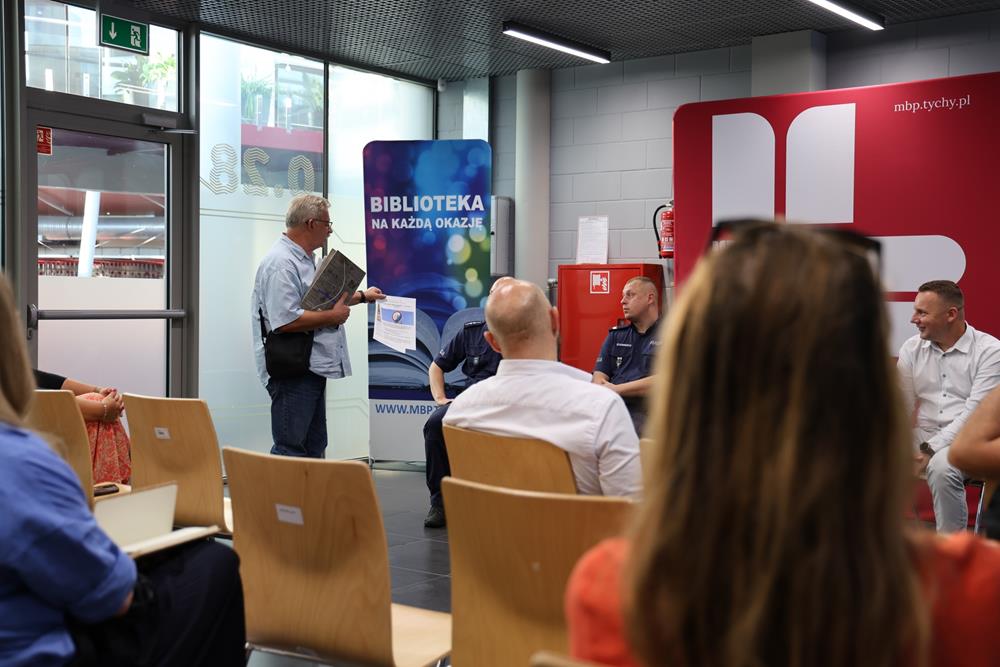 Debata o bezpieczeństwie w bibliotece / fot. MBP Tychy