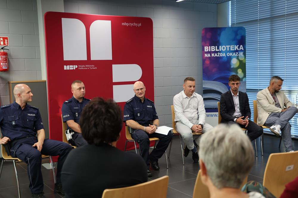 Debata o bezpieczeństwie w bibliotece / fot. MBP Tychy