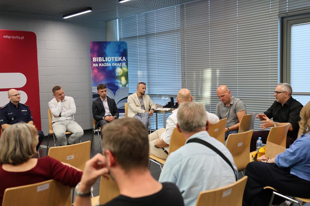 Debata o bezpieczeństwie w bibliotece / fot. MBP Tychy