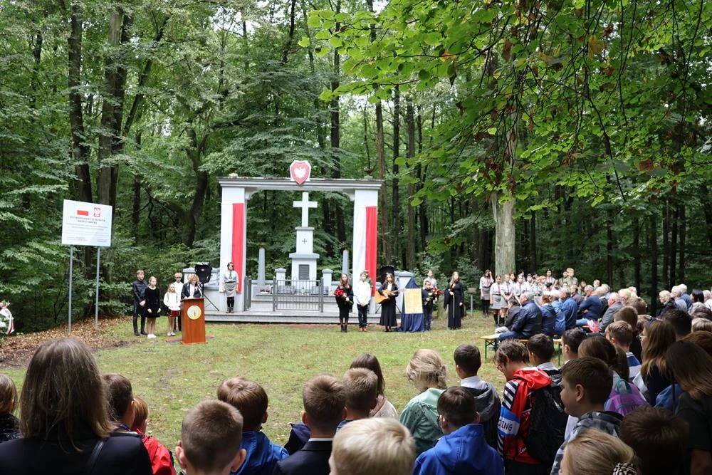 Orzesze upamiętniło 86. rocznicę rozstrzelania mieszkańców na Pasternioku
