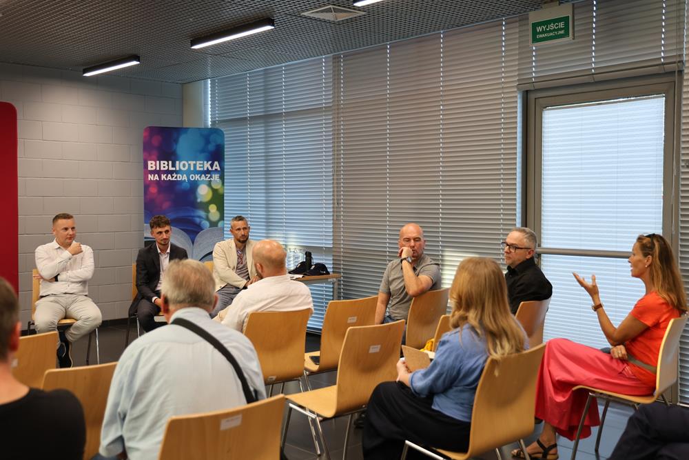 Debata o bezpieczeństwie w bibliotece / fot. MBP Tychy