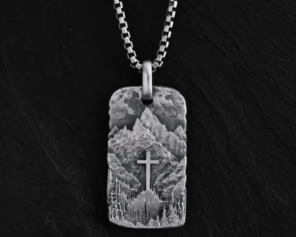 Srebrny krzyż męski: jak wybrać, nosić i nie przesadzić?