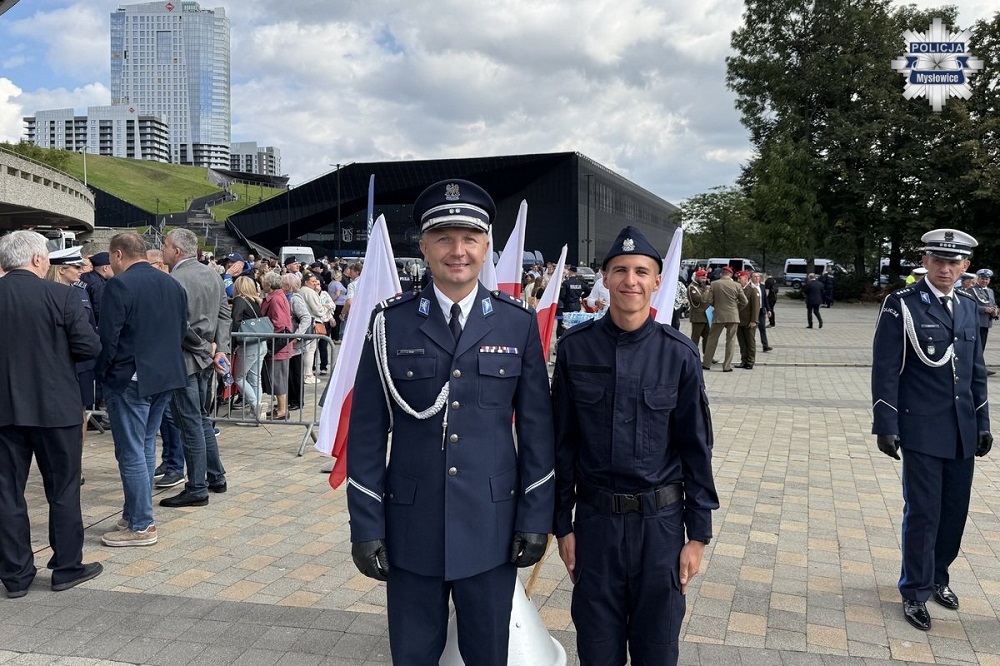 Czterech nowych policjantów zasiliło szeregi mysłowickiej policji