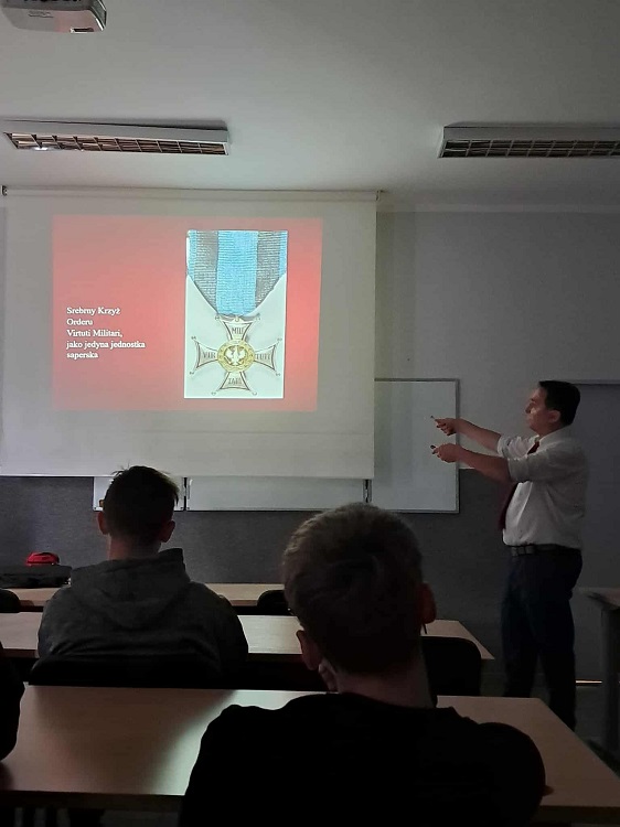 Historia mysłowickich saperów na wyjazdowej lekcji muzealnej