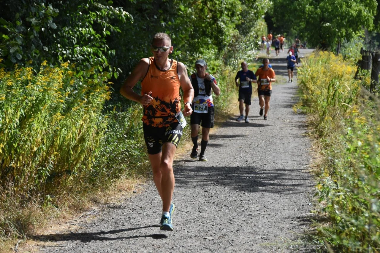 Ósma edycja crossowych zawodów biegowych 11