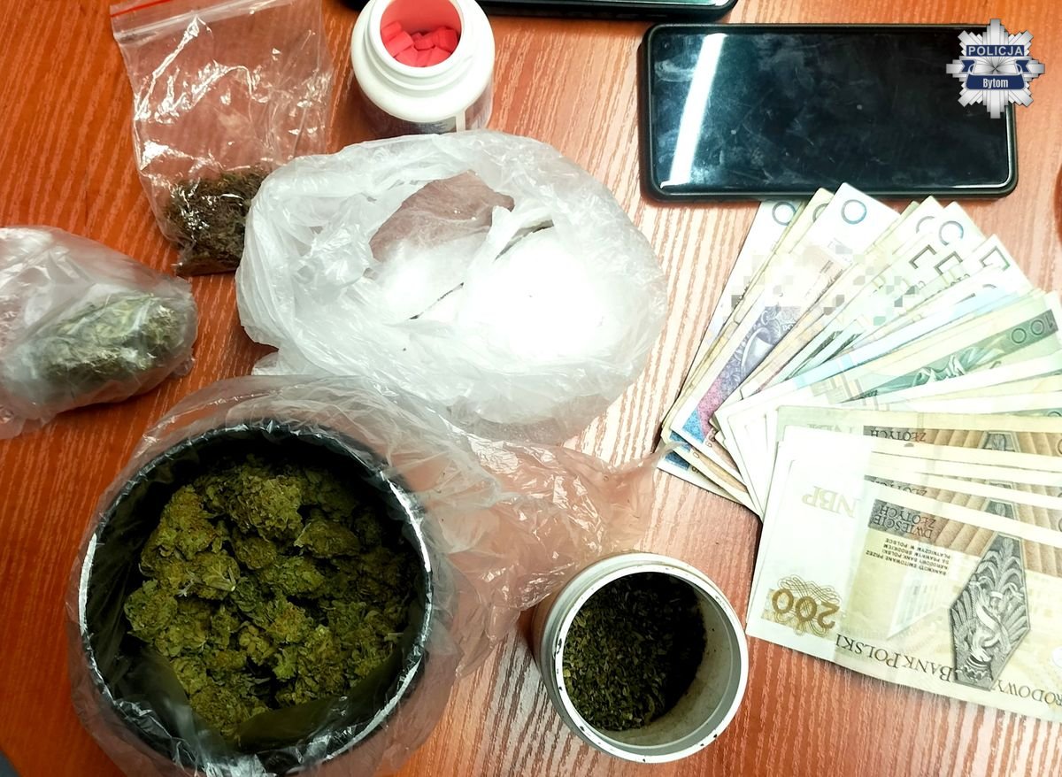 42-latek zatrzymany z narkotykami w garażu – grozi mu do 10 lat więzienia