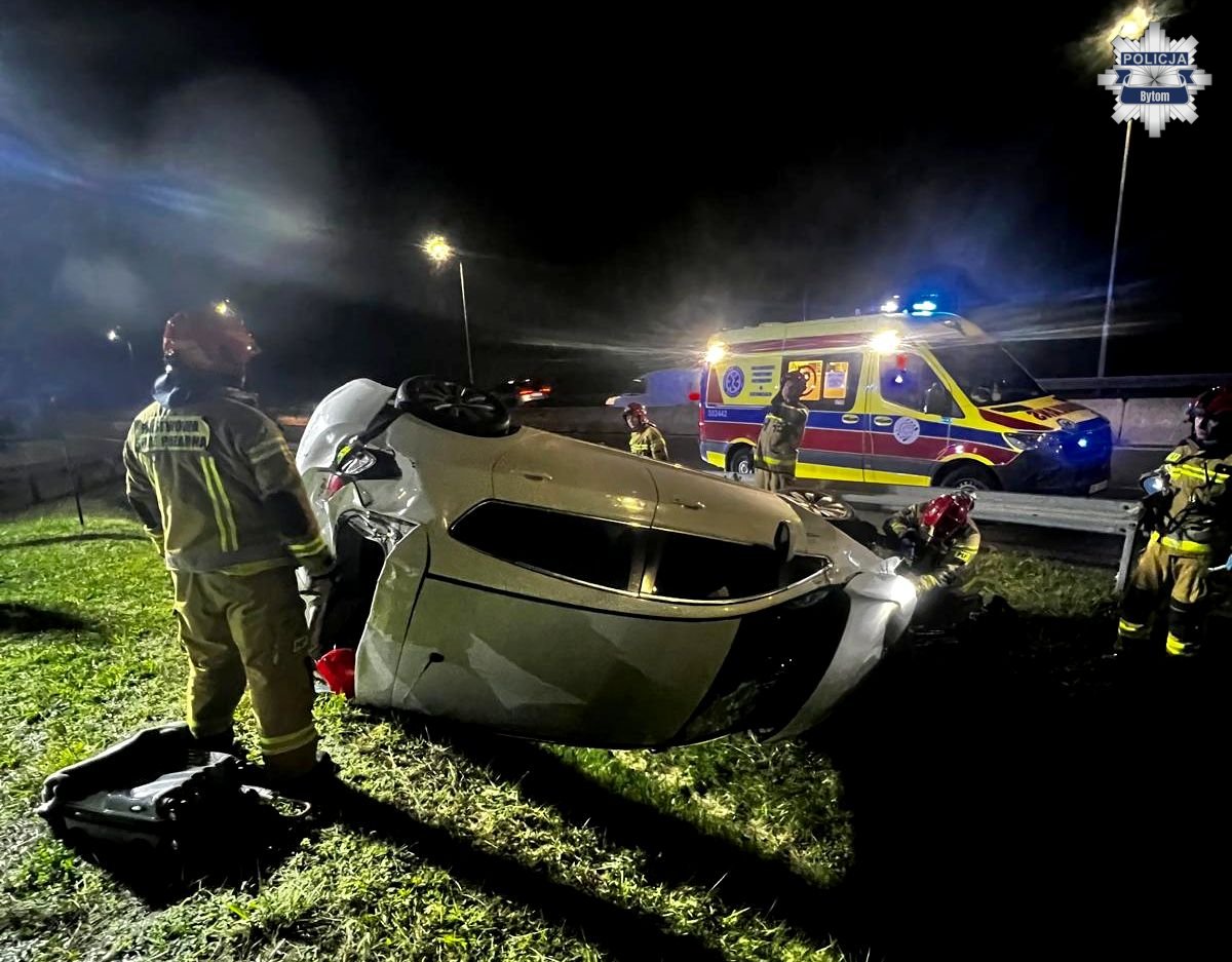 Dachowanie samochodu na alei Jana Nowaka-Jeziorańskiego – kierująca była trzeźwa