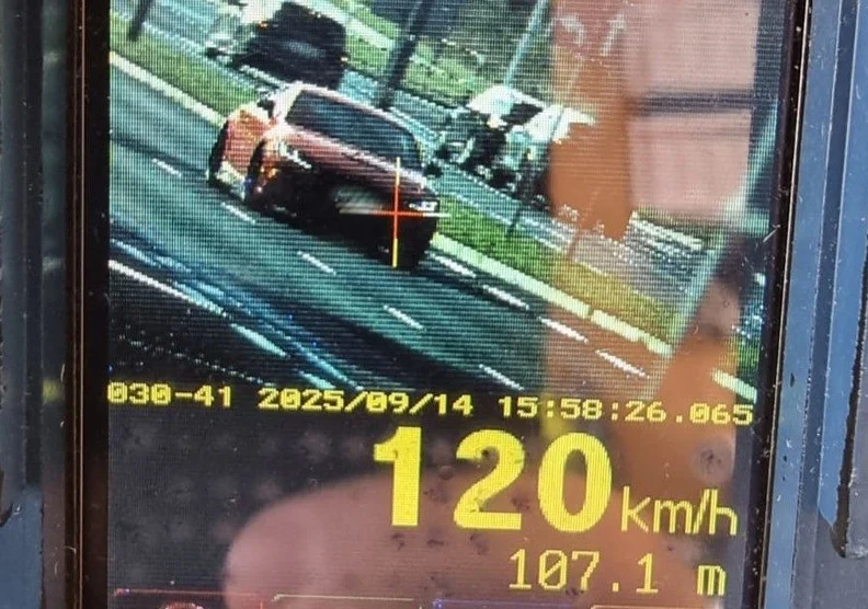 120 km/h w terenie zabudowanym – kierowca w Żorach stracił prawo jazdy