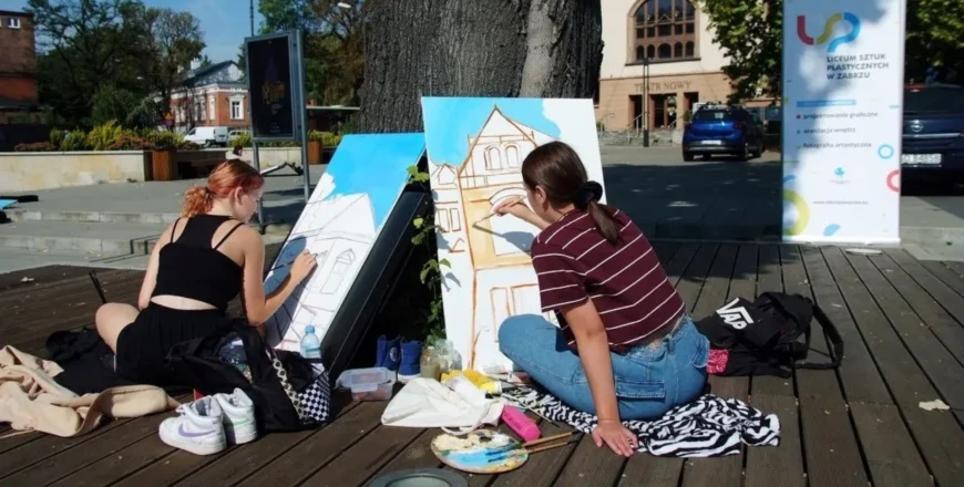 Młodzi artyści sportretują Kończyce w plenerze