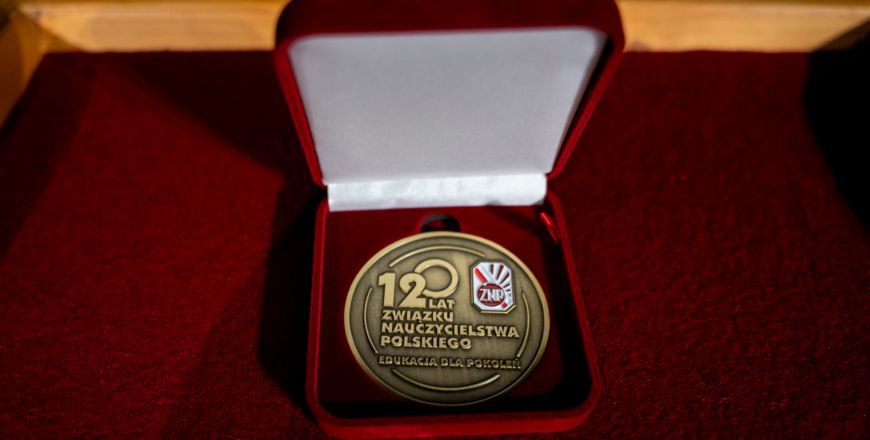 Teatr Nowy w Zabrzu gościł jubileusz ZNP. 120 lat tradycji edukacyjnej!