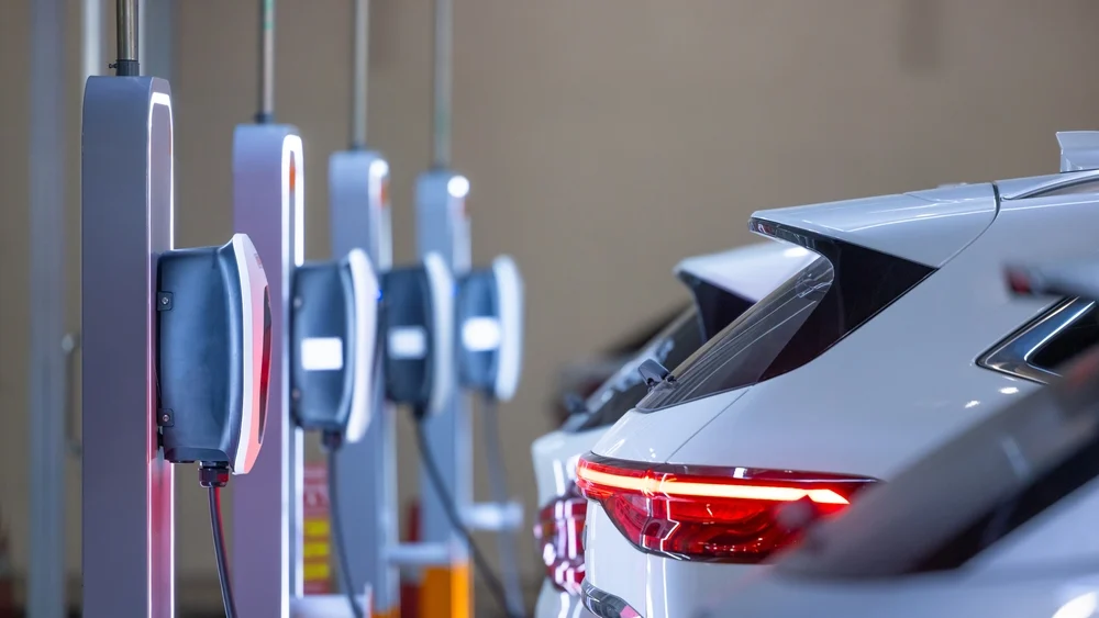 Samochody elektryczne z największym zasięgiem dostępne w 2025