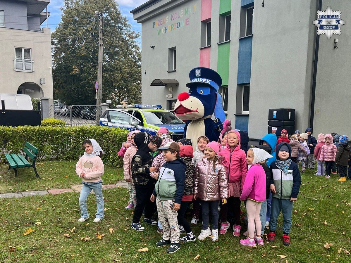 Policjanci odwiedzili przedszkole nr 1 w ramach akcji "Bezpieczna droga do szkoły"