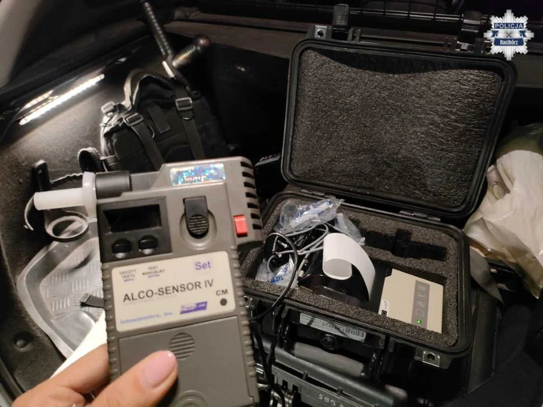 Bez uprawnień i pod wpływem alkoholu. Kierowca zatrzymany przez czujnego świadka