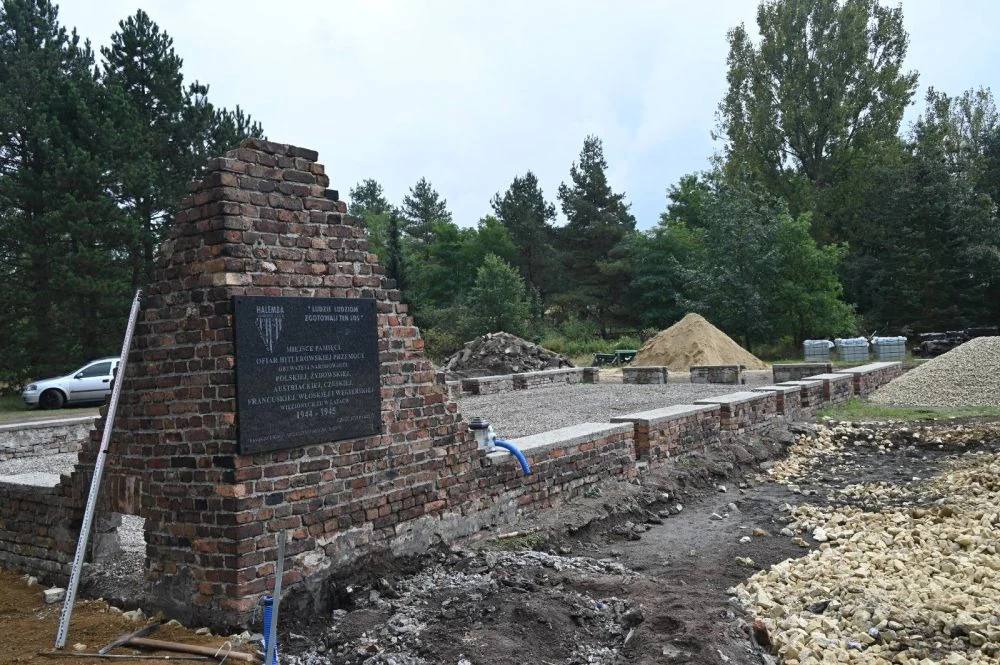 Trwa rewitalizacja terenu byłego podobozu Althammer w Halembie!