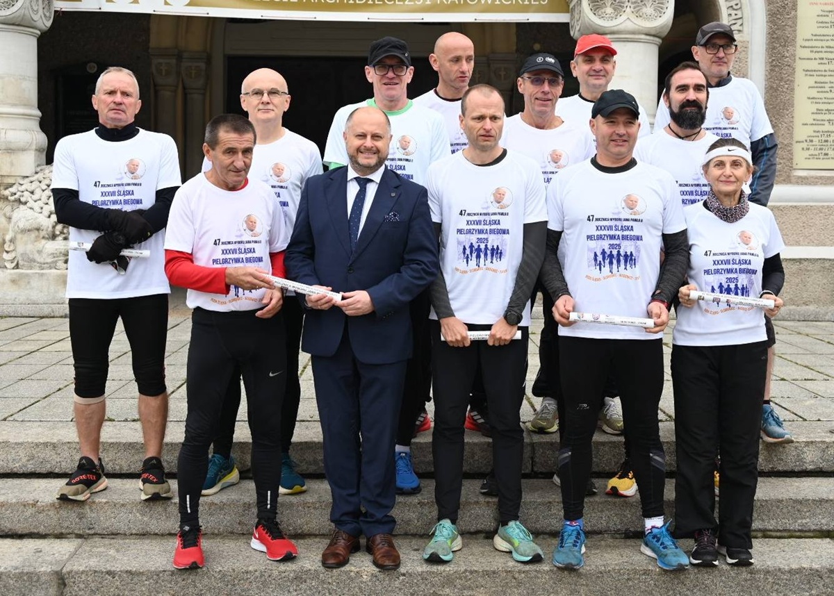 Biegacze z Rudy Śląskiej na trasie „Śladami Jana Pawła II” – Pokonają 374 km