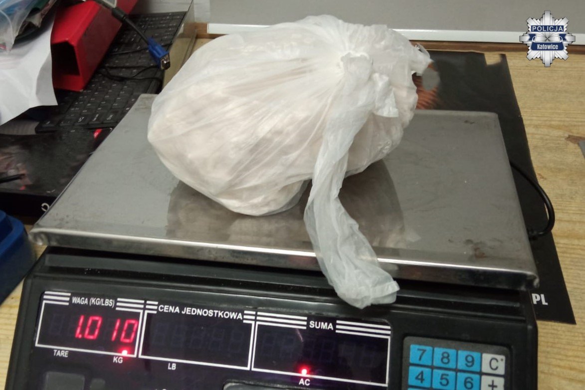 Policjanci z Katowic i Rudy Śląskiej przechwycili ponad 2 kilogramy narkotyków