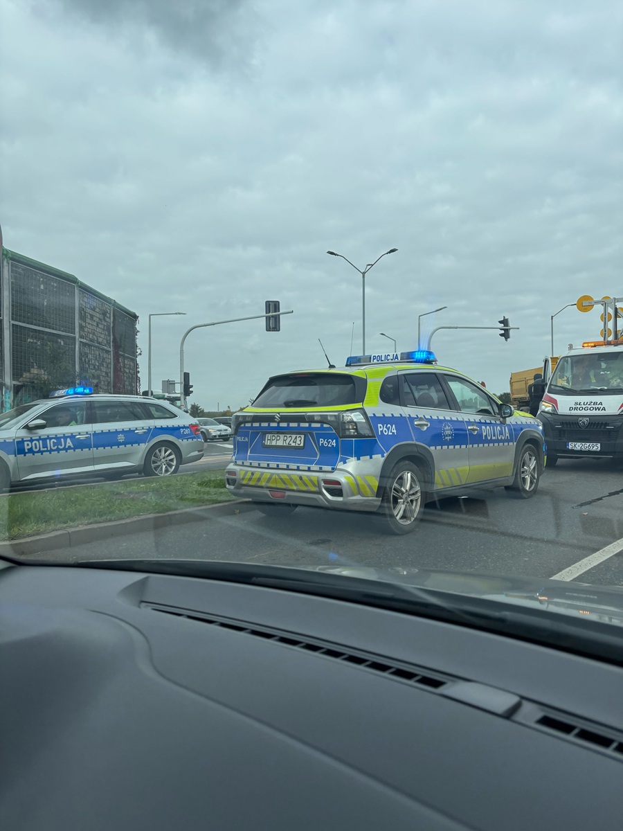 Ucieczka przed Policją kończy się kolizją na ul. 1 Maja