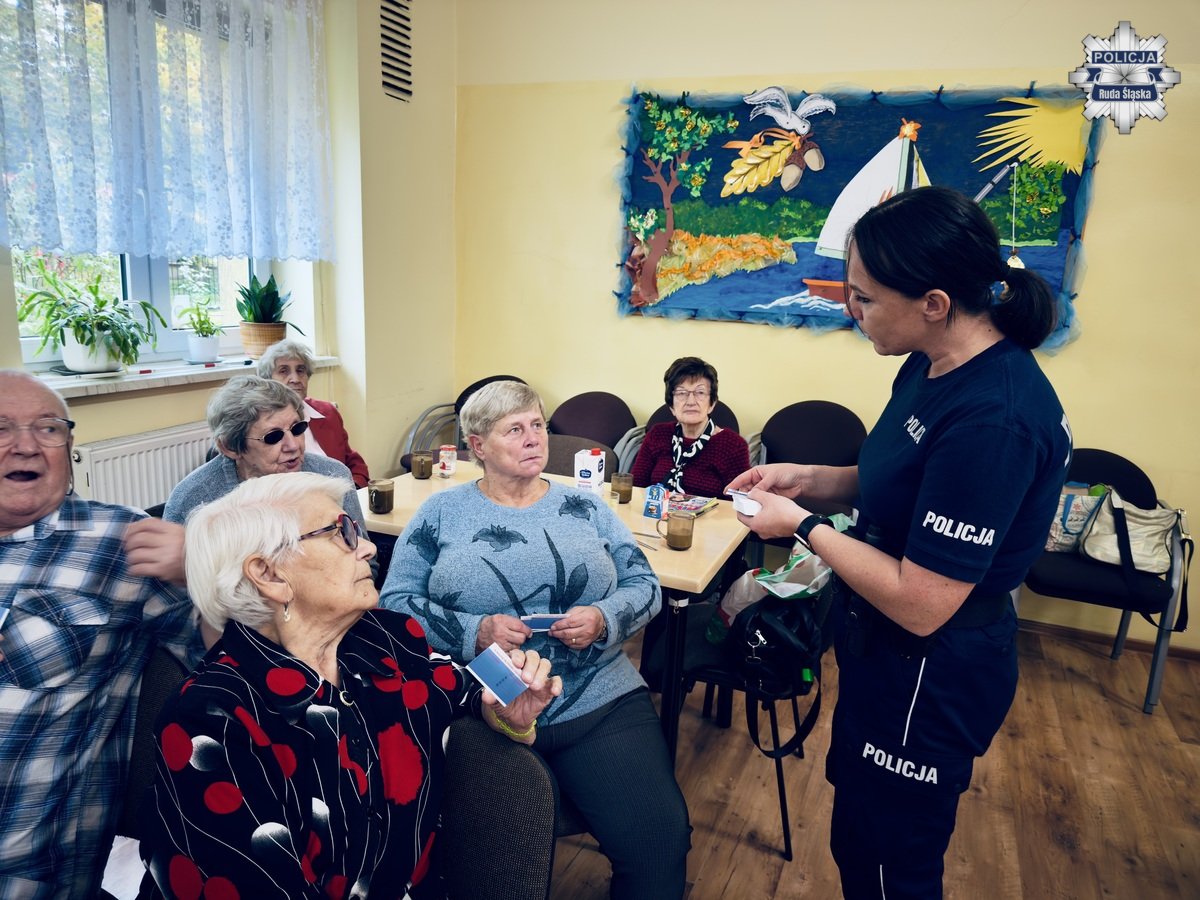 Policja i ZUS łączą siły w Rudzie Śląskiej - praktyczne lekcje bezpieczeństwa dla seniorów