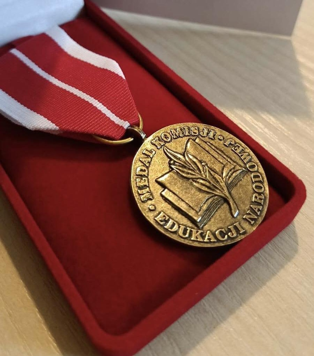 Medal Komisji Edukacji Narodowej 10