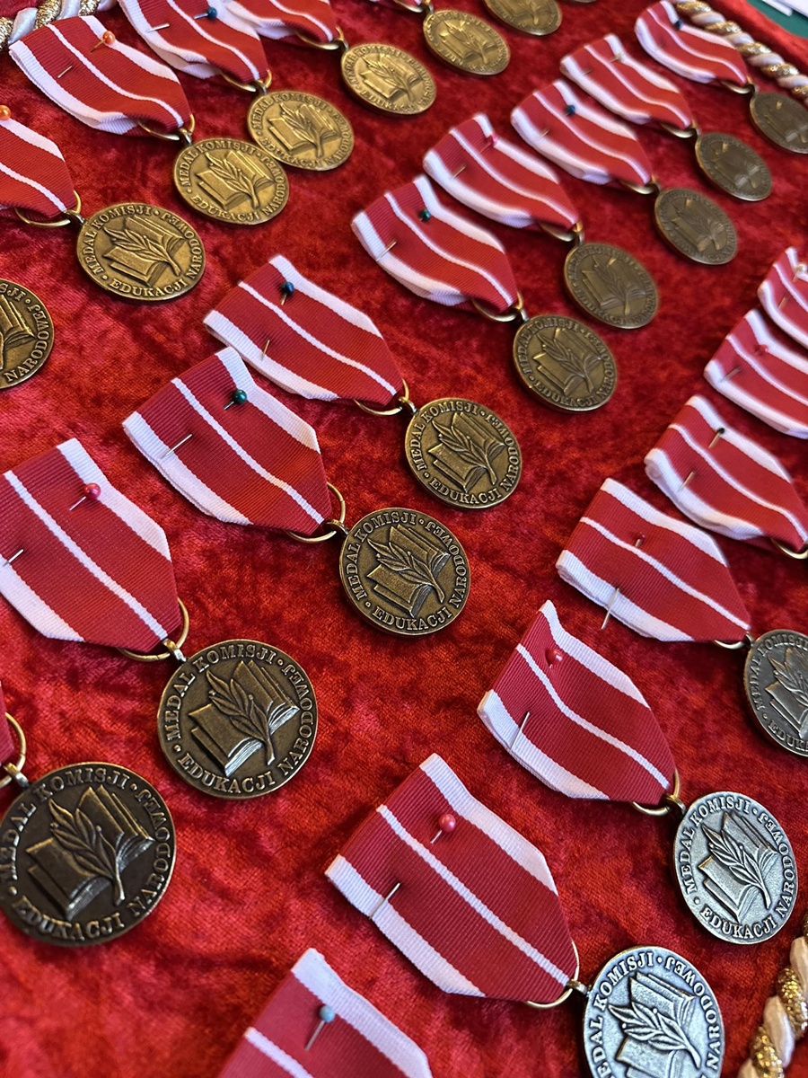 Medal Komisji Edukacji Narodowej 12