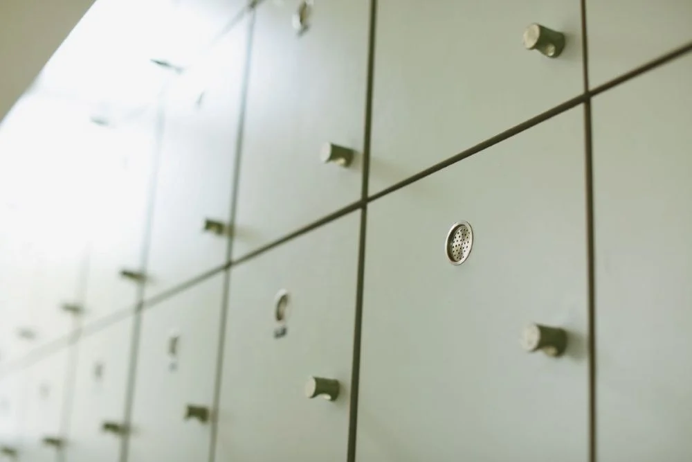 Szafka BHP - niezbędny element wyposażenia każdej szatni pracowniczej