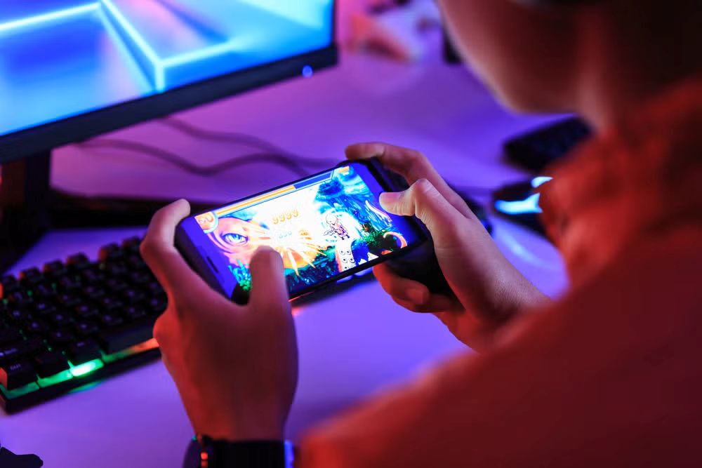 Polski rynek gier mobilnych gwałtownie rośnie i zmienia branżę smartfonów dla graczy