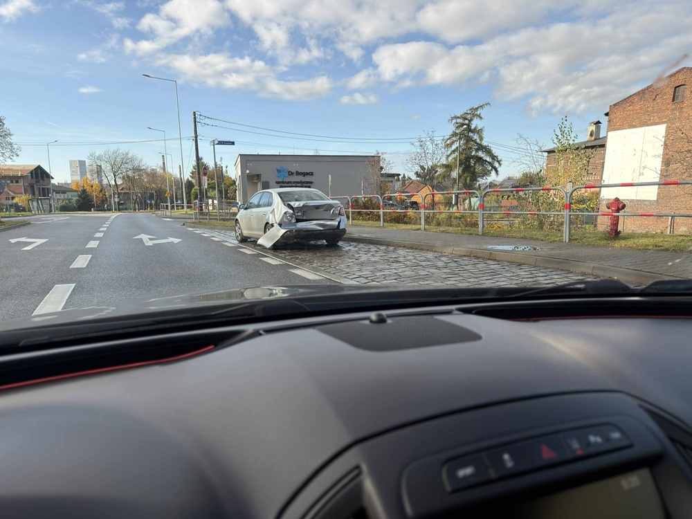 Kolizja na ulicy Kokota w Bielszowicach – Utrudnienia w ruchu