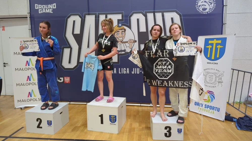 Młodzi adepci Ju-Jitsu z medalami na zawodach w Wieliczce!