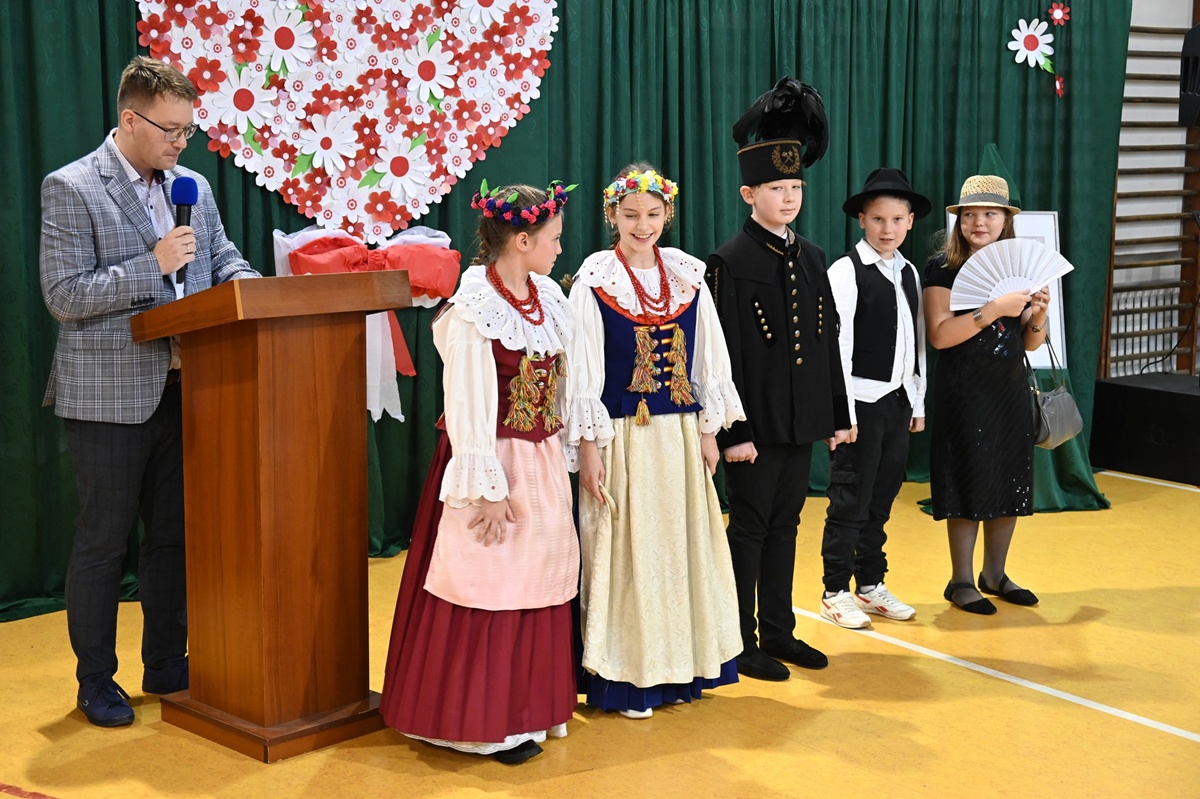 Święto patrona Szkoły Podstawowej nr 18 - ks. Konstantego Damrota