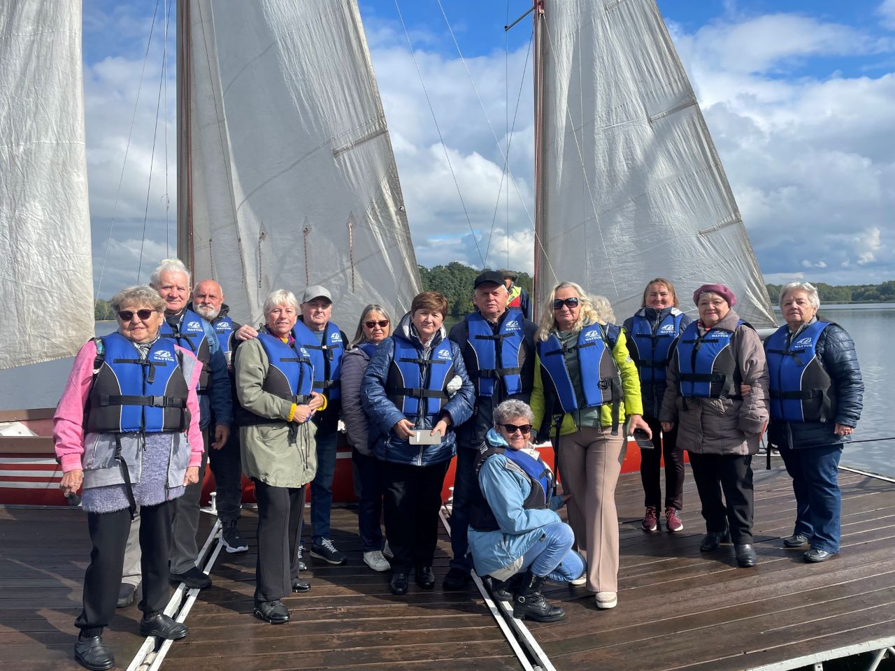 Seniorada w Pyskowicach: żaglówki, konkursy i eko-integracja nad Dzierżnem Małym