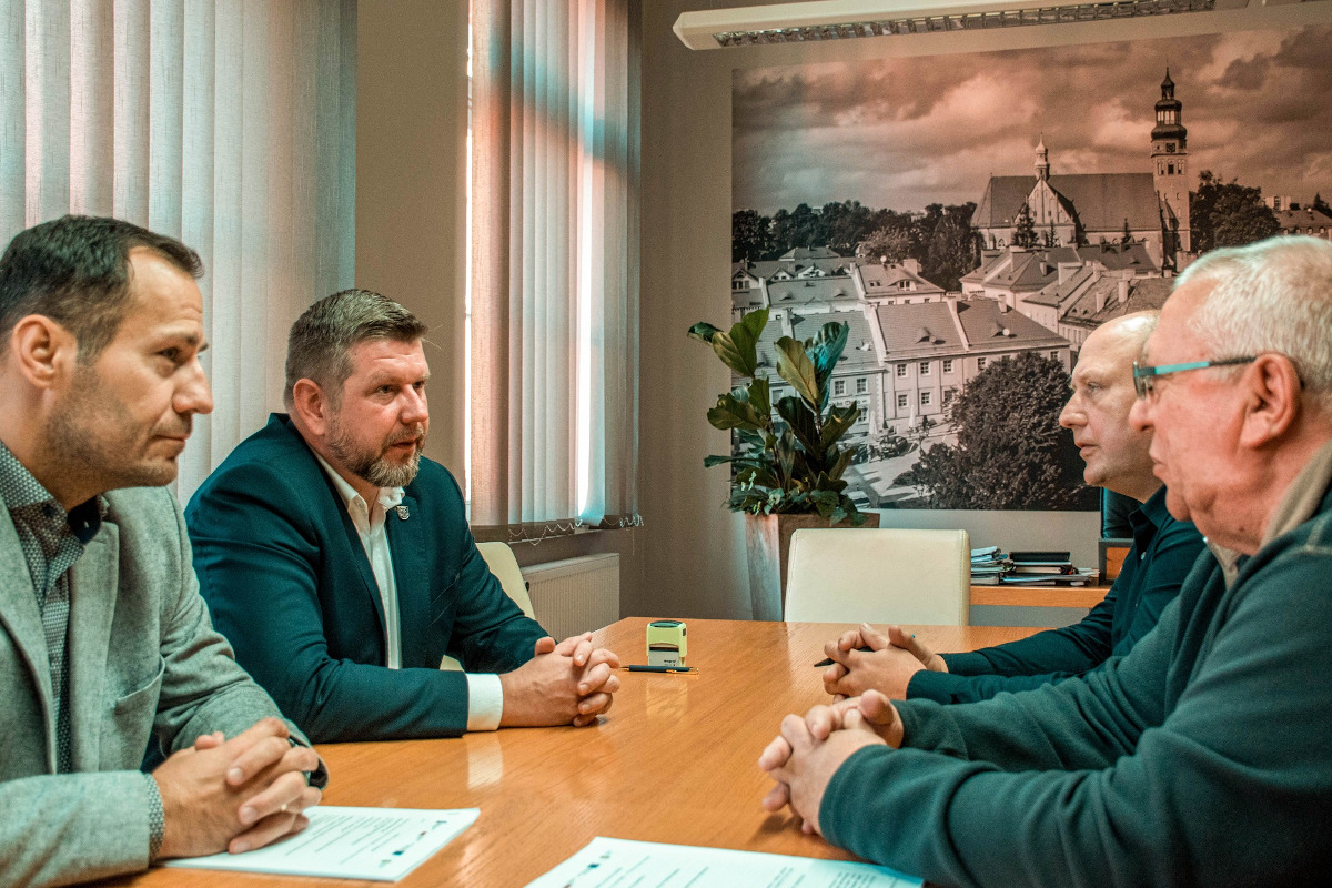 Rozbudowa Centrum Przesiadkowego: umowa podpisana, powstanie nowy ciąg do parku