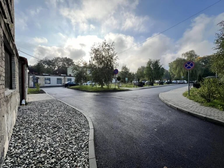 Szpital Miejski z nową nawierzchnią i planami na strefę rekreacji