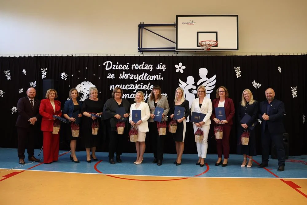 Miejski Dzień Edukacji w Orzeszu – uroczystość pełna podziękowań dla nauczycieli