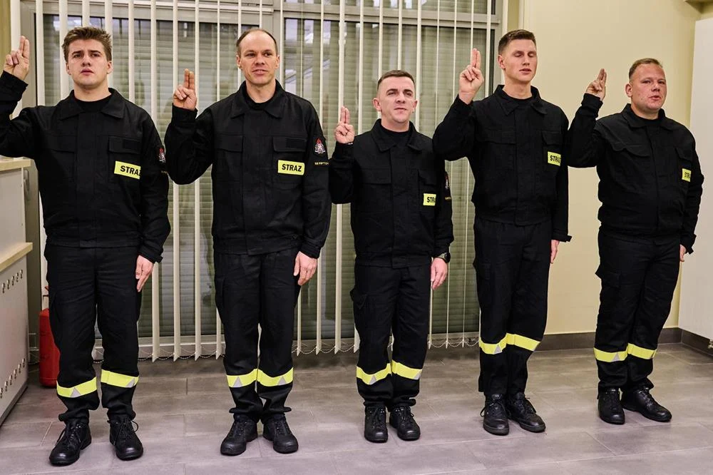 Nowi strażacy złożyli ślubowanie w Komendzie PSP w Tychach