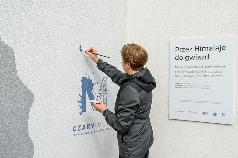 Odsłonięcie muralu „Przez Himalaje do gwiazd” / fot. Włodzimierz Chrzanowski, Kamil Peszat, MCK Tychy