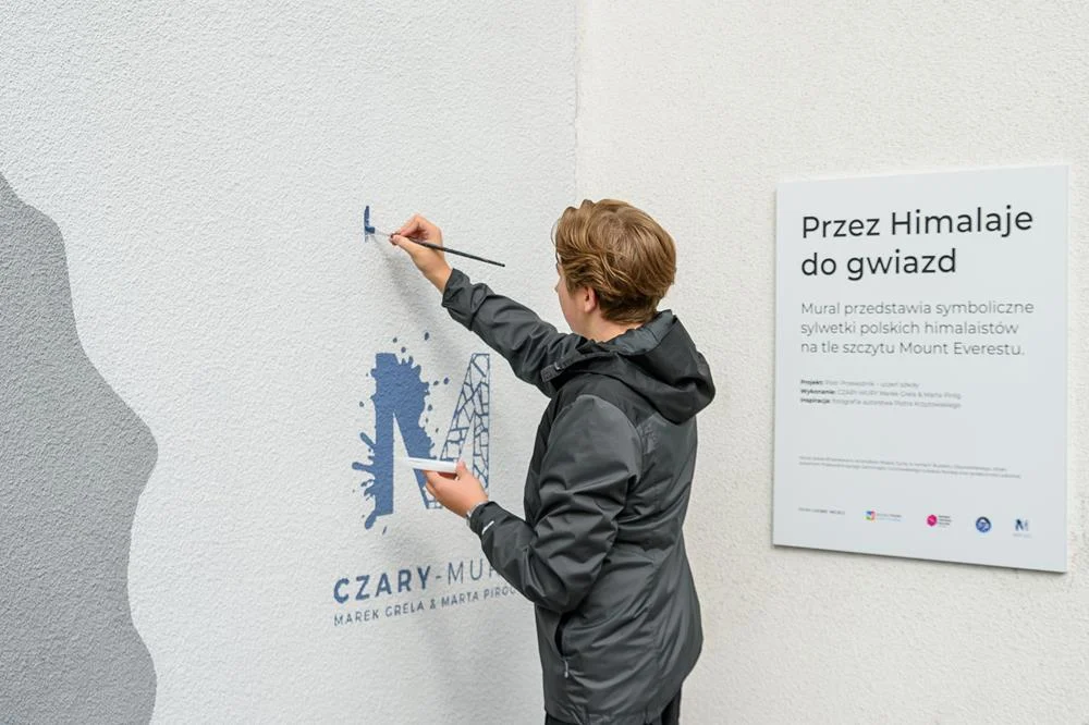 Odsłonięcie muralu „Przez Himalaje do gwiazd” / fot. Włodzimierz Chrzanowski, Kamil Peszat, MCK Tychy