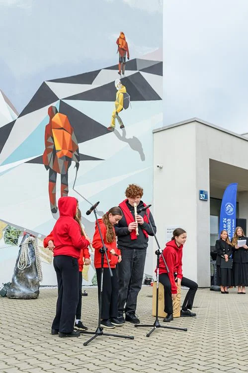 Odsłonięcie muralu „Przez Himalaje do gwiazd” / fot. Włodzimierz Chrzanowski, Kamil Peszat, MCK Tychy