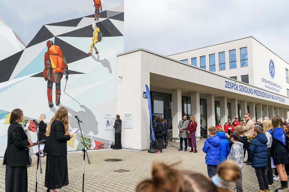 Odsłonięcie muralu „Przez Himalaje do gwiazd” / fot. Włodzimierz Chrzanowski, Kamil Peszat, MCK Tychy