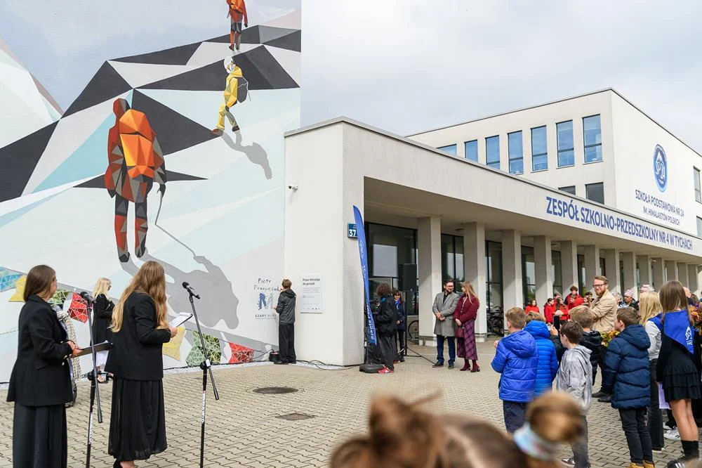 Odsłonięcie muralu „Przez Himalaje do gwiazd” / fot. Włodzimierz Chrzanowski, Kamil Peszat, MCK Tychy