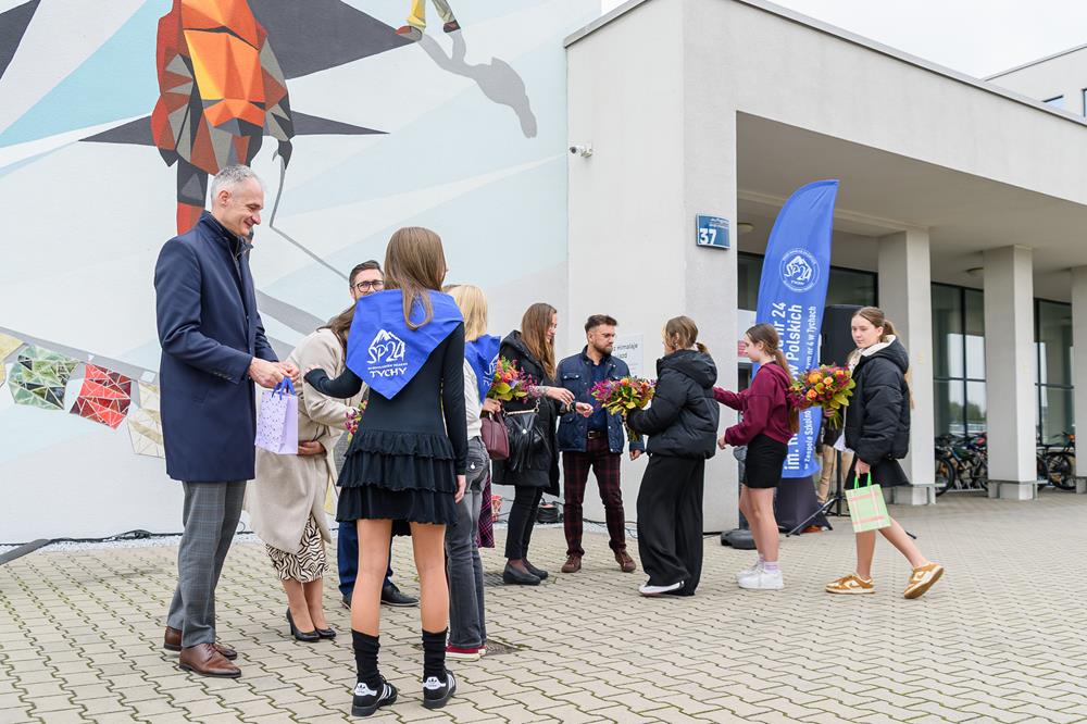 Odsłonięcie muralu „Przez Himalaje do gwiazd” / fot. Włodzimierz Chrzanowski, Kamil Peszat, MCK Tychy